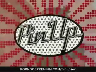 Pinup x karakter video - polsk pinup seductress misha krysse blir sæd på rumpe thereafter knulling henne sykkeljente ms