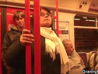 On výbery hore prsnaté priateľka v the metro