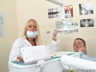 Magnificent teismeline rinnakas blond dentist videod tema tiss kuni a patsient
