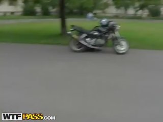 Amatør anal faen på en bike