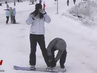 亞洲人 一對 瘋狂的 snowboarding 和 有性 冒險 電影