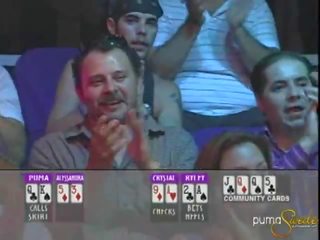 Ξανθός/ιά πούμα σουηδός wins ένα jackpot μέσα πόκερ