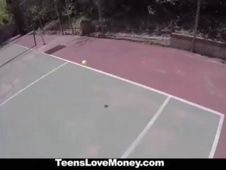 Teenslovemoney - tenisz harlot baszik mert készpénz