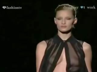 Oops - lingerie runway filme - ver através e nua - em televisão - compilação