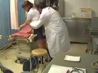 Japoniškas paauglys pakliuvom į gynecology video