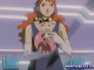 I ngushtë anime zonjë me firmë cica merr një i madh geto pecker në të saj kuçkë