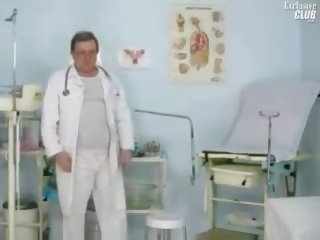 Iveta gyno pasarica și anal specul checkup la clinică