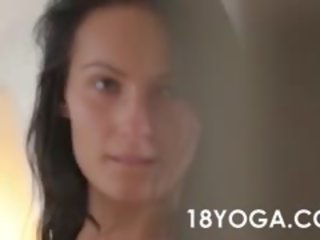 Yoga ado obtient anal sur chaise suivant chose droit après exercice