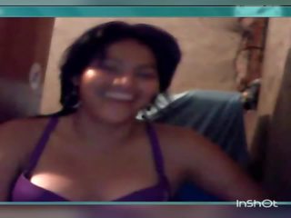 Chica se mij desnuda por la webcam