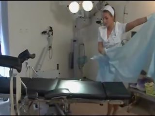 Magnificent zdravotní sestra v opálení punčochy a podpatky v nemocnice - dorcel
