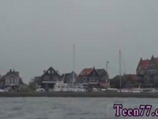 Pusaudze x nominālā video mīļotā pakaļa filmas a ekscentriskas laiva brauciens