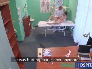 Fakehospital enticing aussie du lịch với to ngực yêu bác sĩ kiêm trong âm hộ