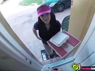 Pizza consegna ragazza kimber bosco prende pagato a ottenere scopata da suo cliente