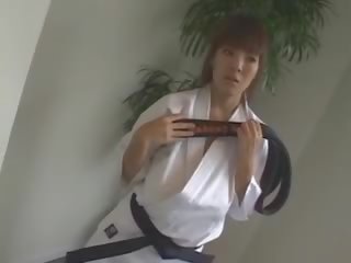 Hitomi tanaka. healer lớp karate.