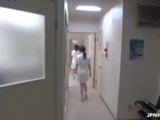 Giapponese infermiera prende birichina con un desiring part6