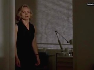 Renee soutendijk - гол, изричен онанизъм, пълен челен възрастен видео сцена - де апартамент (1994)