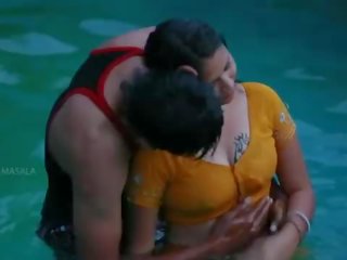 Splendid mamatha romance com rapaz amante em a nadar pool-1